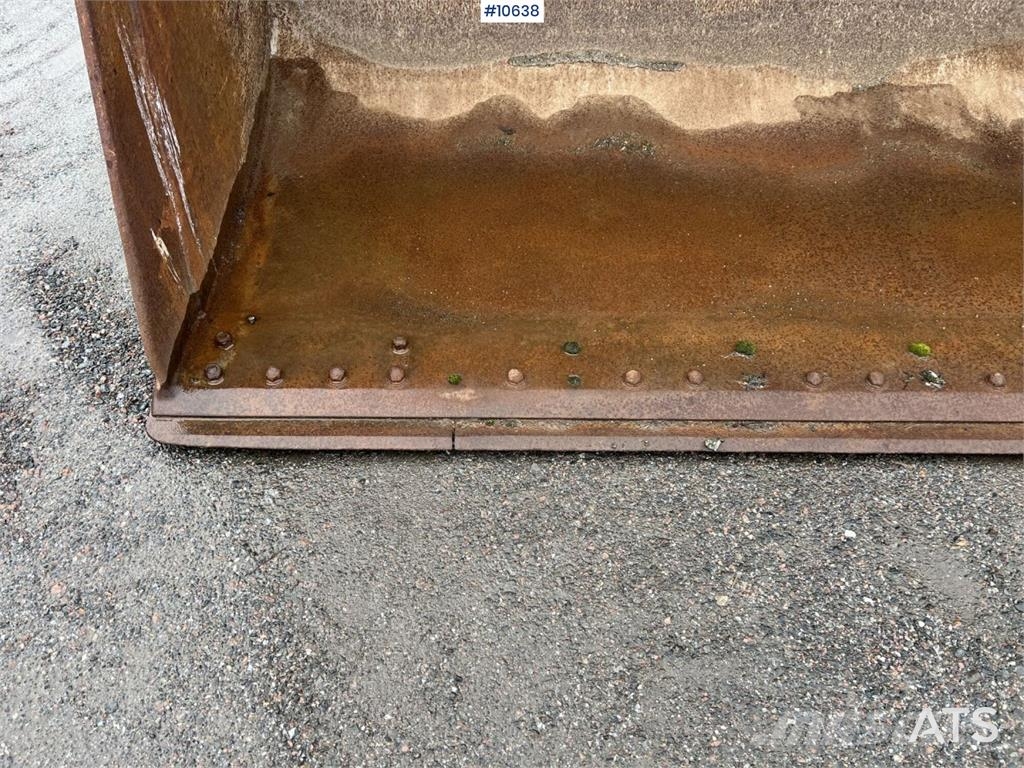 Volvo Loader Bucket with Large BM دلاء