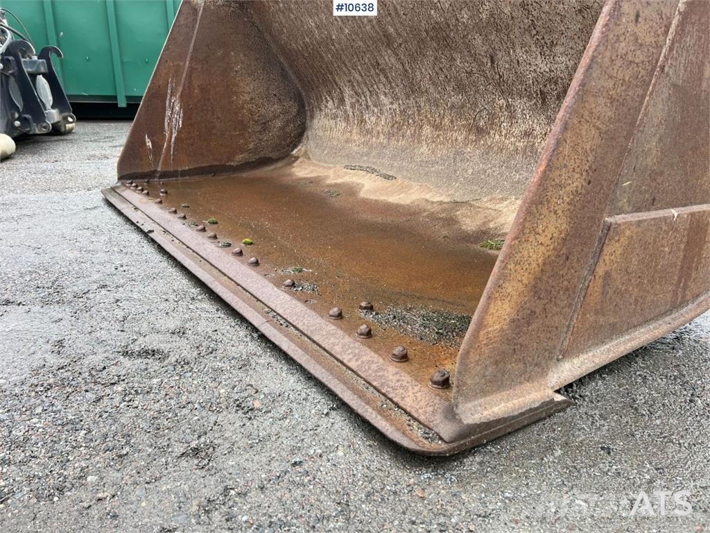 Volvo Loader Bucket with Large BM دلاء