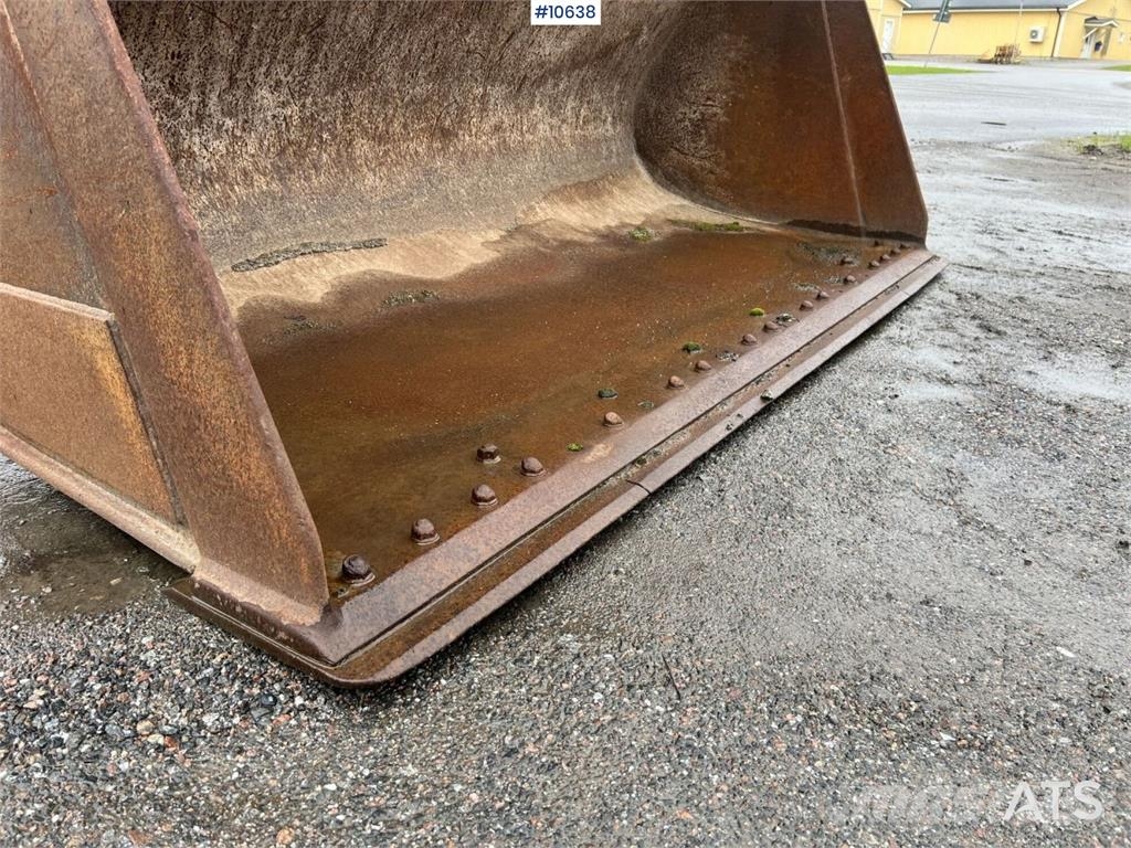 Volvo Loader Bucket with Large BM دلاء
