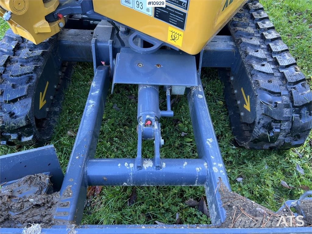 XCMG XE20E Excavator with Attachments Miniescavatori
