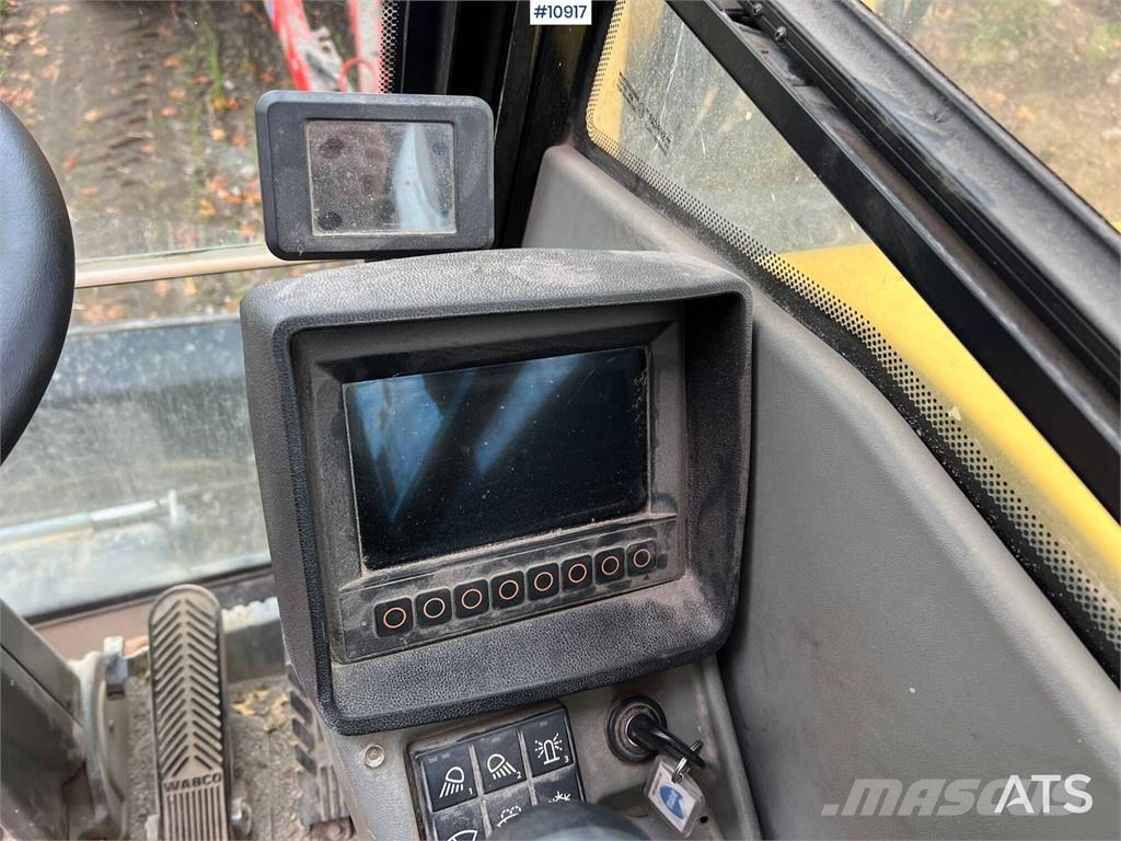 Yanmar B110W Wheeled excavators