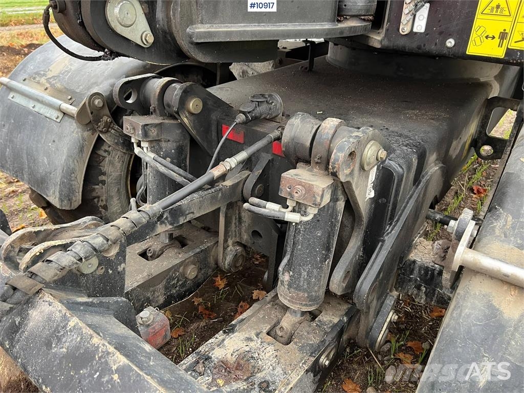 Yanmar B110W Wheeled excavators