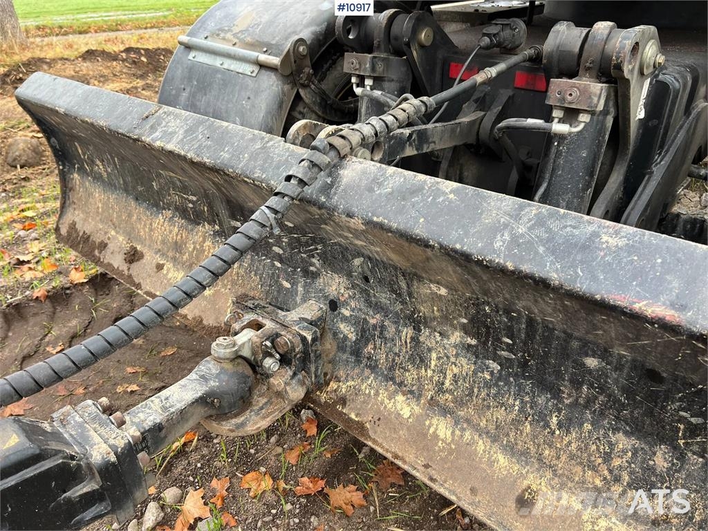 Yanmar B110W Wheeled excavators