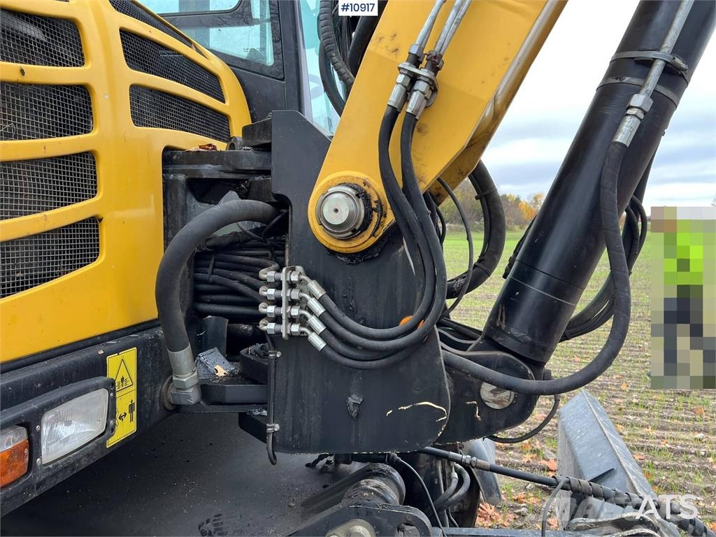 Yanmar B110W Wheeled excavators