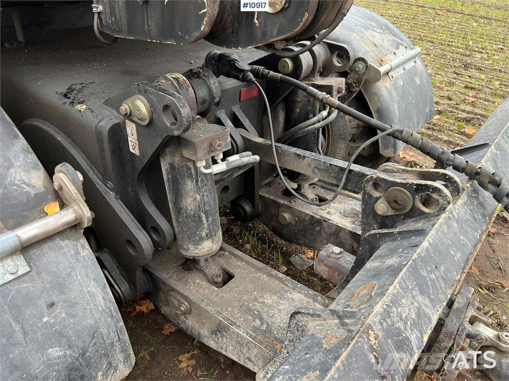 Yanmar B110W Wheeled excavators