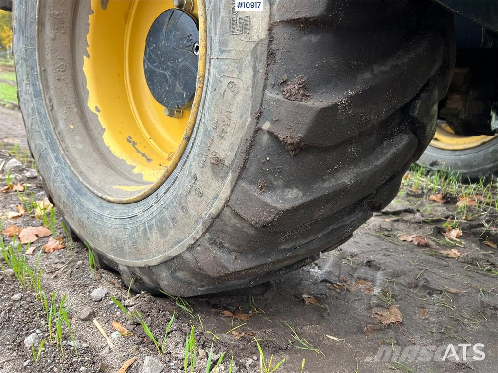 Yanmar B110W Wheeled excavators