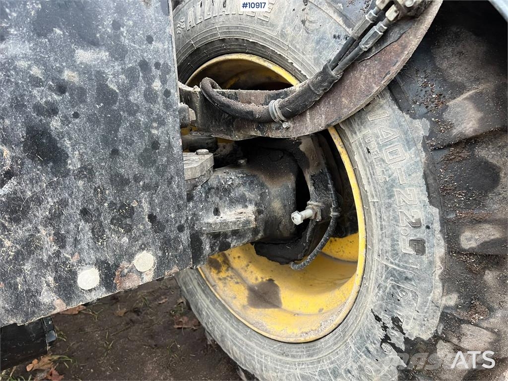 Yanmar B110W Wheeled excavators