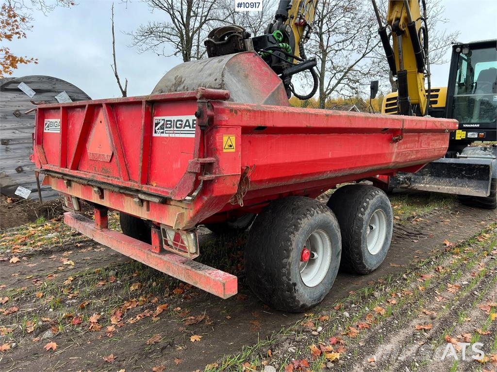 Yanmar B110W Wheeled excavators