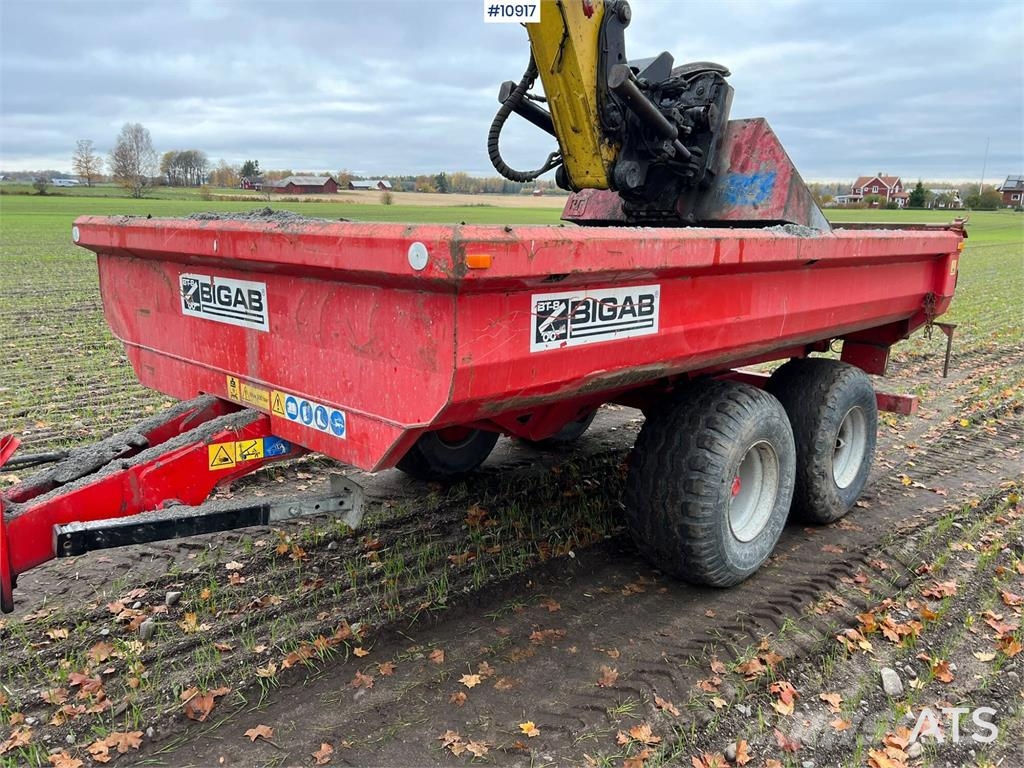 Yanmar B110W Wheeled excavators