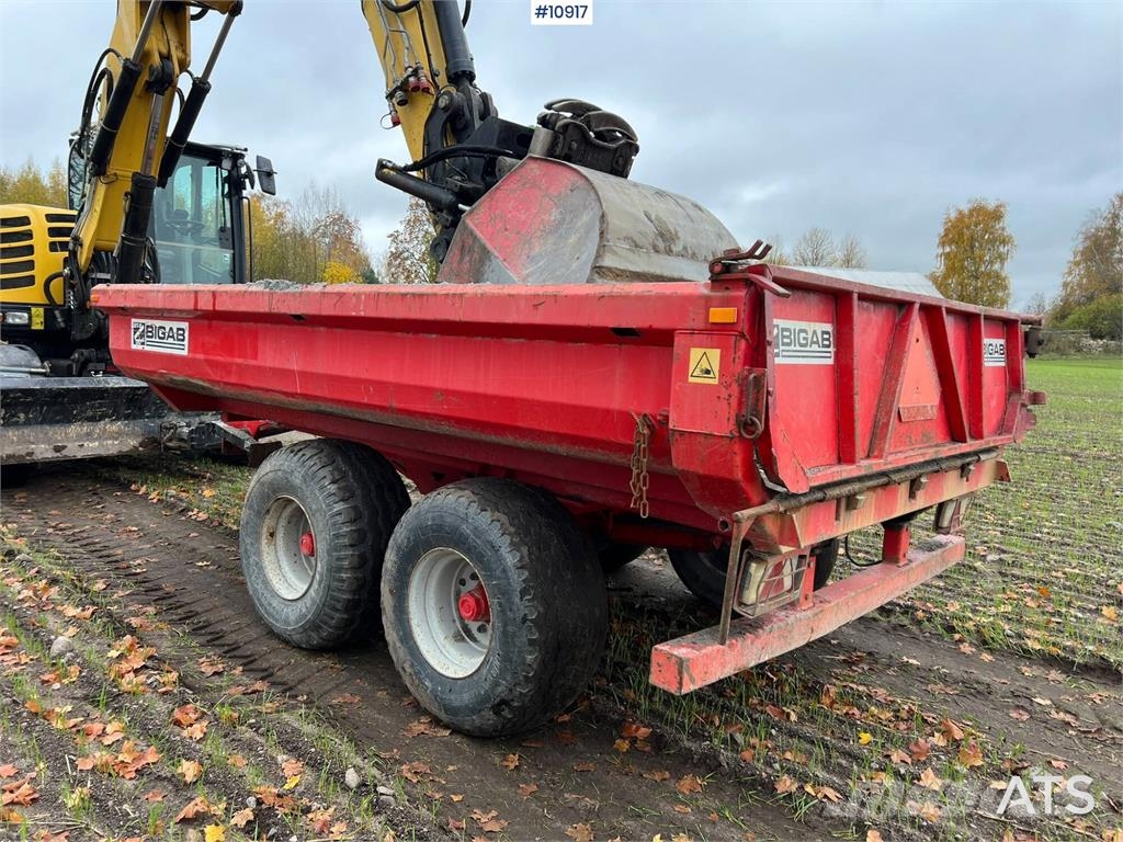 Yanmar B110W Wheeled excavators
