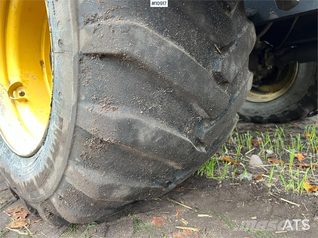 Yanmar B110W Wheeled excavators