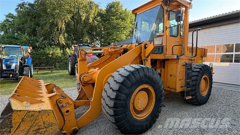 Hyundai HL17 Gummiged لوادر بعجل