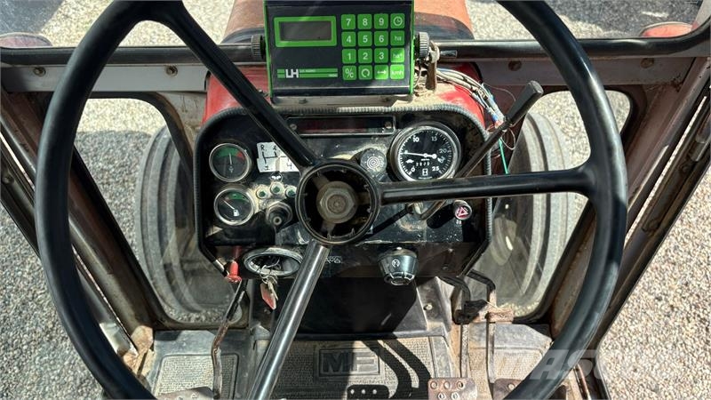 Massey Ferguson 590 Massey Fergusson 590 トラクター