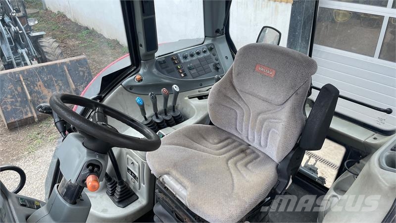 Valtra T130 트랙터