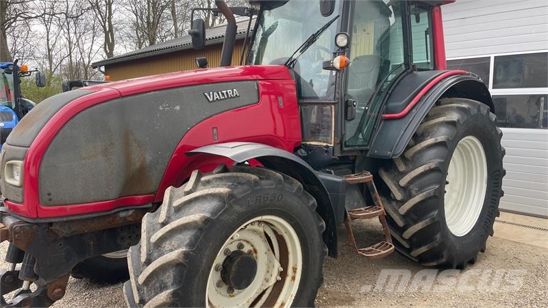Valtra T130 트랙터