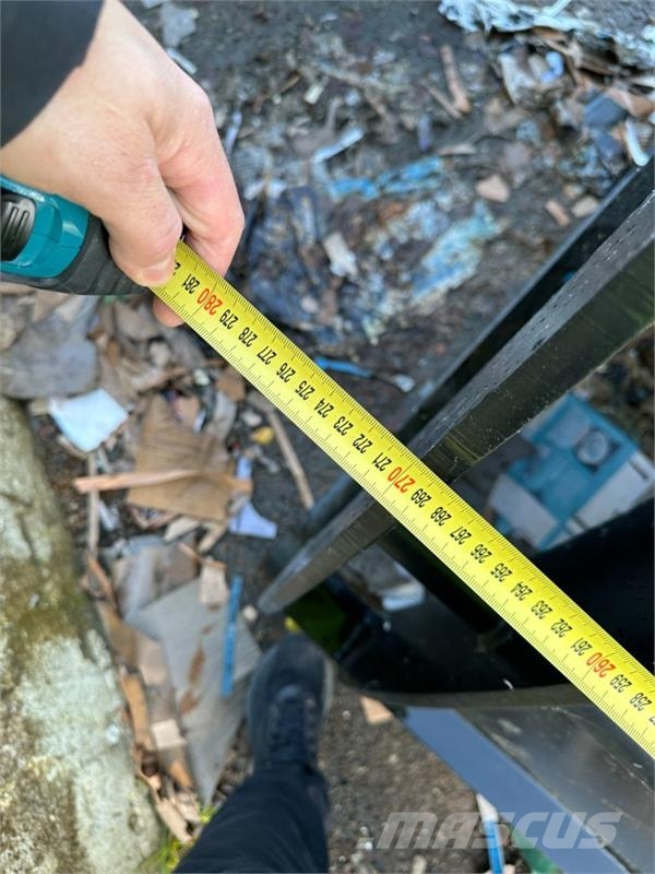 120 Gripeskuffe, BM feste, 270 cm bredde Ostale komponente za građevinarstvo