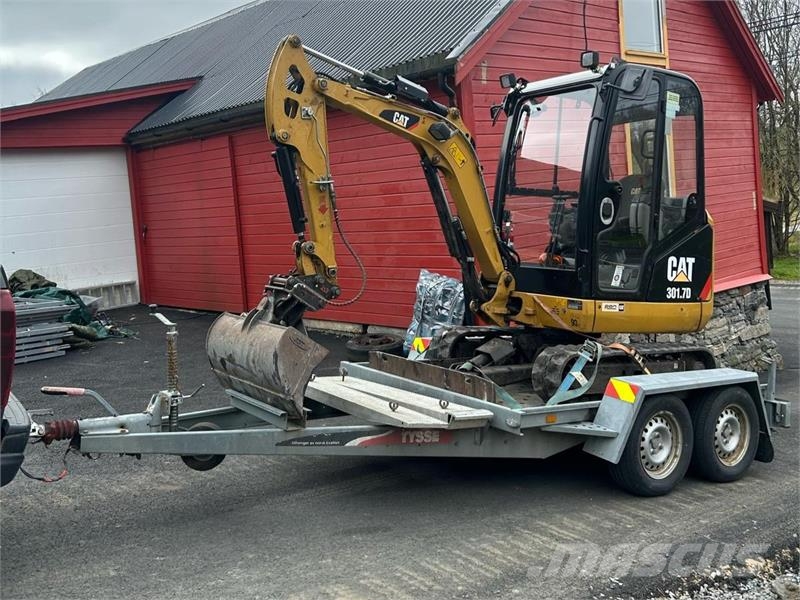 CAT 301.7D minigraver med maskinhenger, pigghammer og Būvniecība- Citi