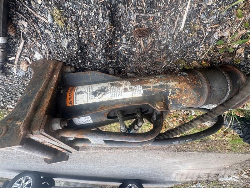 CAT 301.7D minigraver med maskinhenger, pigghammer og Būvniecība- Citi