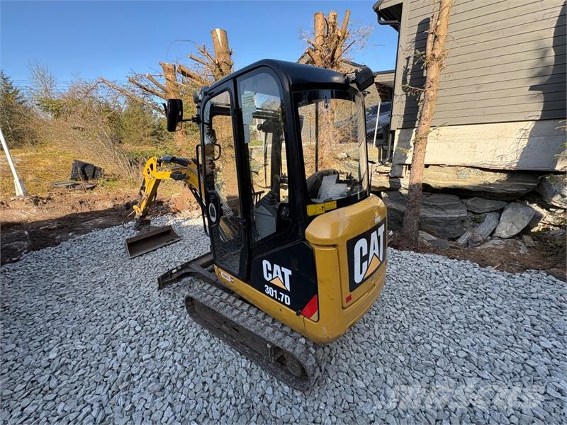CAT 301.7D minigraver med maskinhenger, pigghammer og Būvniecība- Citi