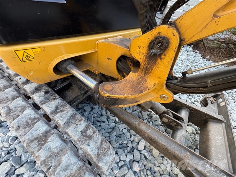 CAT 301.7D minigraver med maskinhenger, pigghammer og Būvniecība- Citi