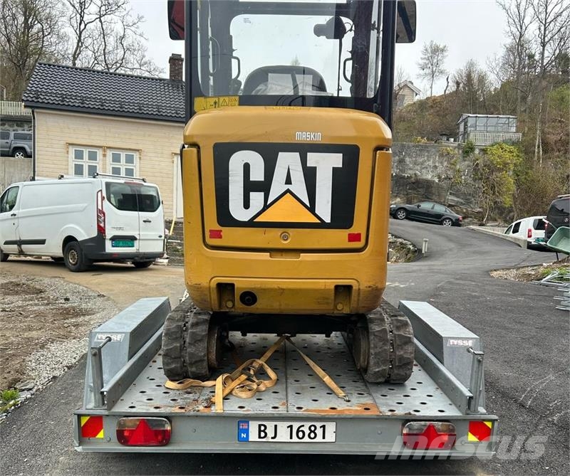 CAT 301.7D minigraver med maskinhenger, pigghammer og Būvniecība- Citi