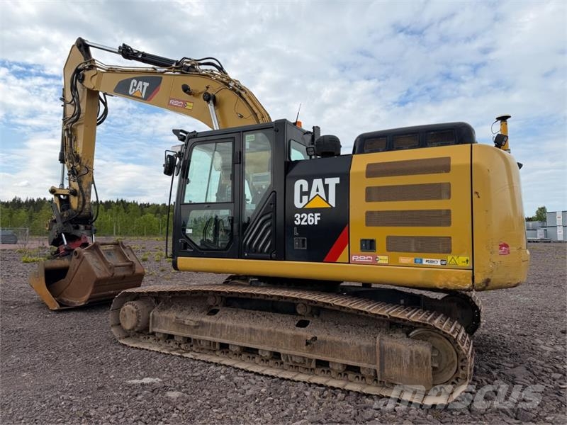 CAT 326F Gravemaskin med R8 Rototilt, to skuffer, Nova Гусеничні екскаватори