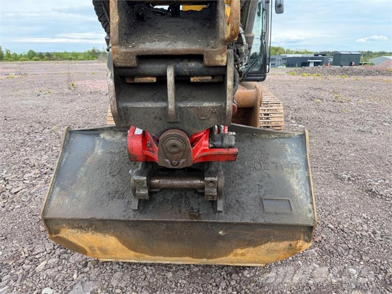CAT 326F Gravemaskin med R8 Rototilt, to skuffer, Nova Гусеничні екскаватори