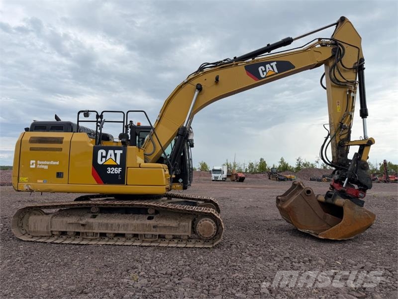 CAT 326F Gravemaskin med R8 Rototilt, to skuffer, Nova Гусеничні екскаватори