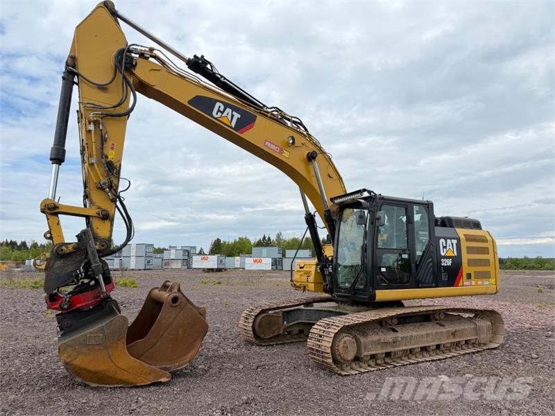 CAT 326F Gravemaskin med R8 Rototilt, to skuffer, Nova Гусеничні екскаватори