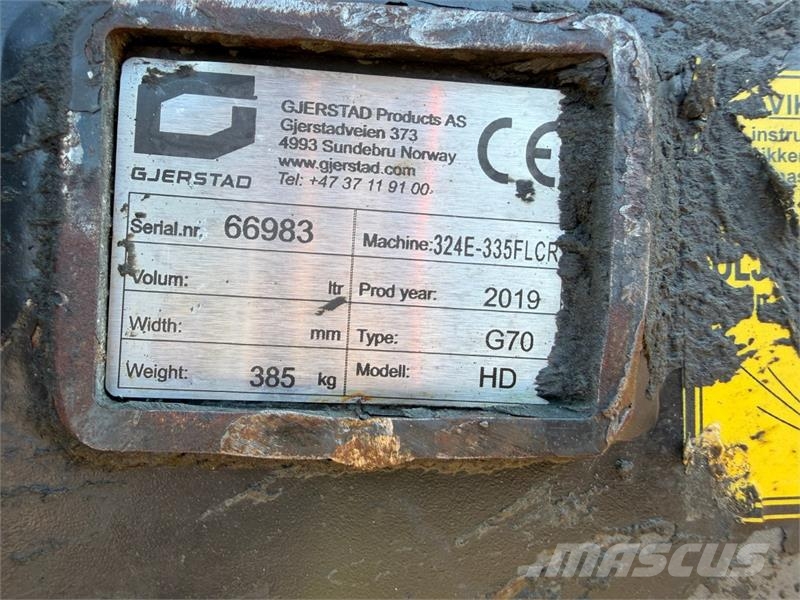 CAT 326F Gravemaskin med R8 Rototilt, to skuffer, Nova Гусеничні екскаватори