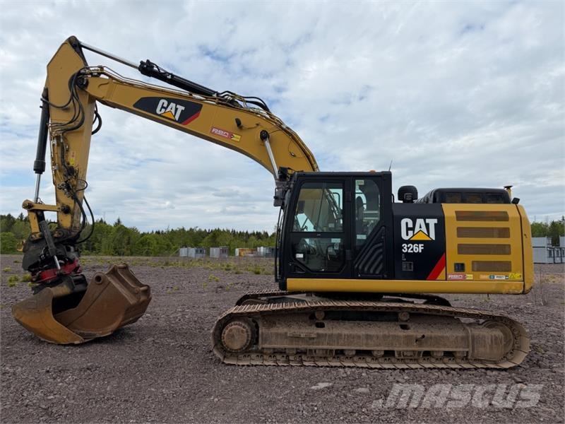 CAT 326F Gravemaskin med R8 Rototilt, to skuffer, Nova Гусеничні екскаватори