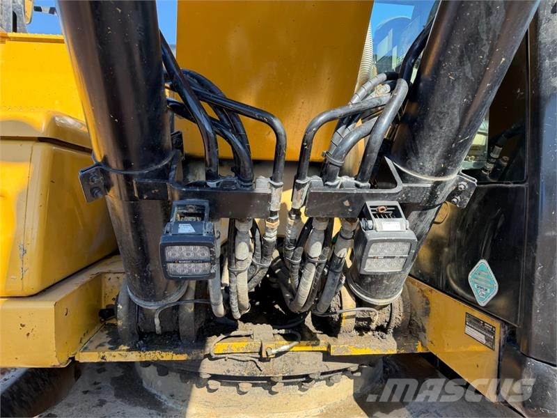 CAT 326F Gravemaskin med R8 Rototilt, to skuffer, Nova Гусеничні екскаватори