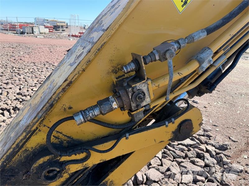 CAT 326F Gravemaskin med R8 Rototilt, to skuffer, Nova Гусеничні екскаватори