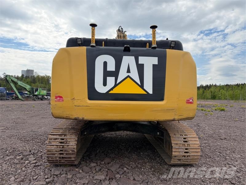 CAT 326F Gravemaskin med R8 Rototilt, to skuffer, Nova Гусеничні екскаватори
