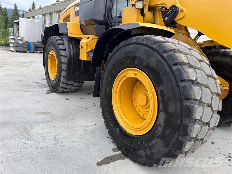 CAT 938m Iekrāvēji uz riteņiem