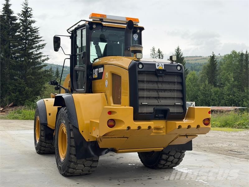 CAT 938m Iekrāvēji uz riteņiem