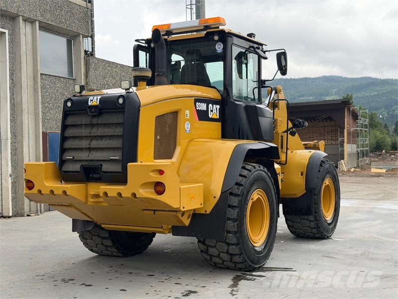 CAT 938m Iekrāvēji uz riteņiem