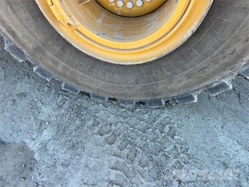 CAT 966 Hjullaster – 748 t, 24 tonn, 5 m³ skuffe, spak Chargeuse sur pneus