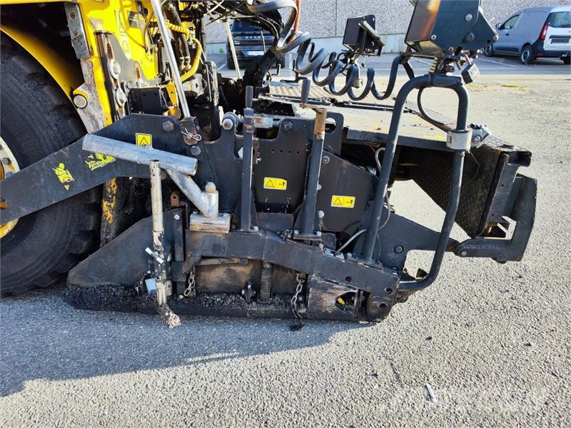 CAT AP300F asfaltutlegger – Cat SE34V – 5 728 timer Entreprenør - Andet