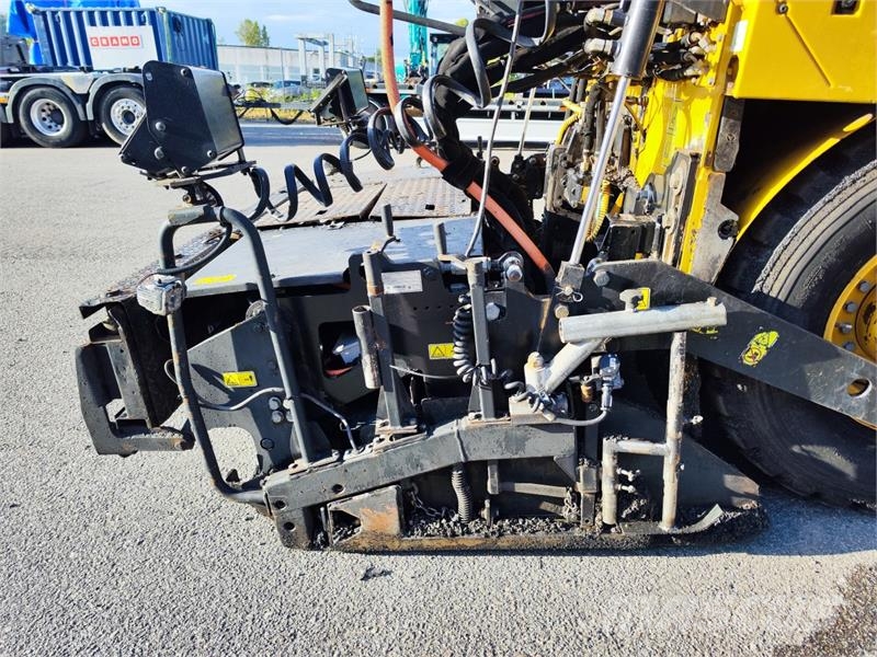 CAT AP300F asfaltutlegger – Cat SE34V – 5 728 timer Entreprenør - Andet