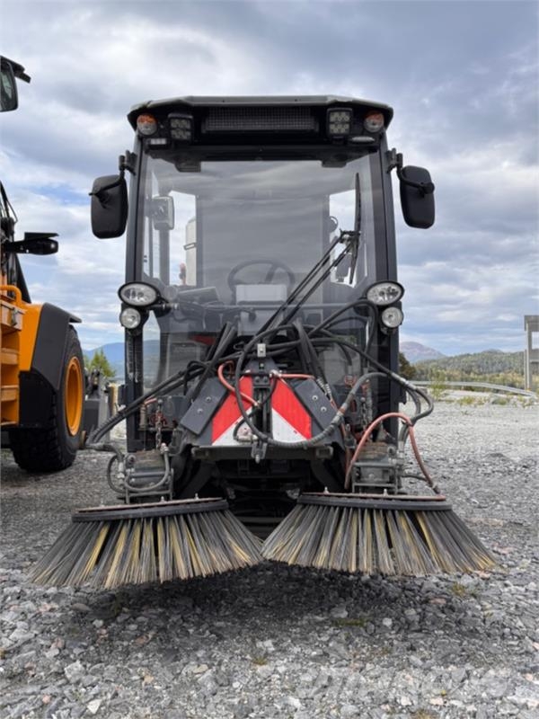 Citymaster 1600 - Redskapsbærer med kosteaggregat Construction - Autres
