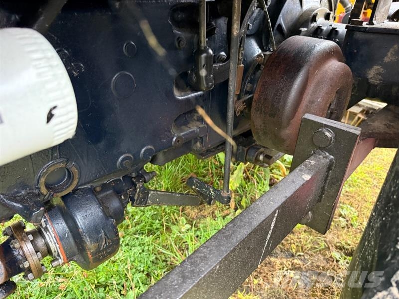 Deutz Fahr D7007 CH Traktorid