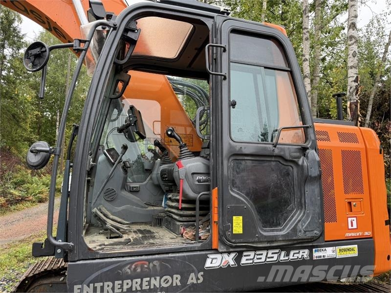 Doosan DX235LCR Pelle sur chenilles
