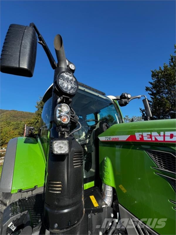 Fendt 724 Vario Profi+ - Spakstyring - Isobus - 50 km/t  Traktorer