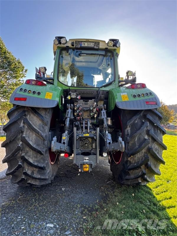 Fendt 724 Vario Profi+ - Spakstyring - Isobus - 50 km/t  Traktorer