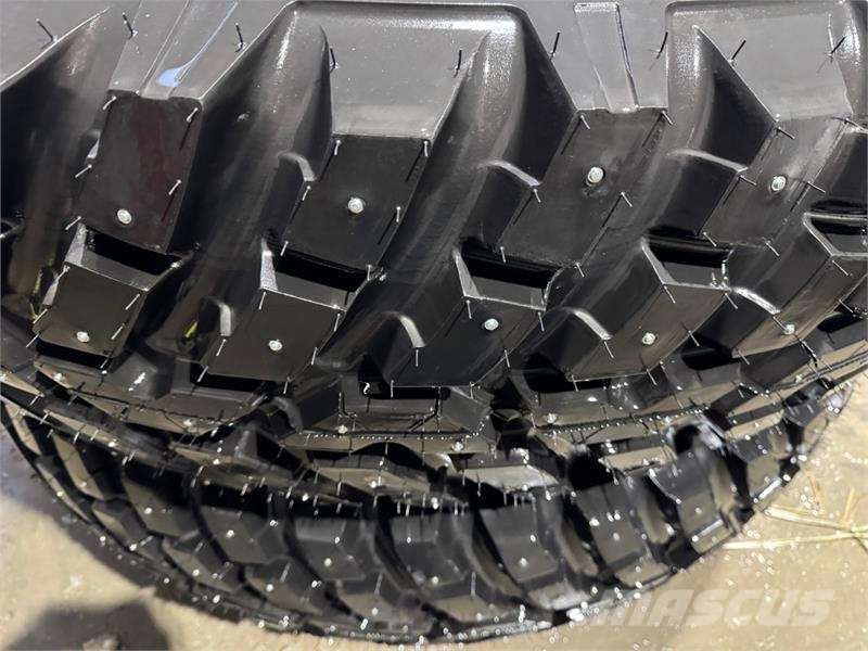 Fendt Nokian vinterhjul 480/80 R34 + 620/80 R42 med pigg Навесное оборудование и запчасти
