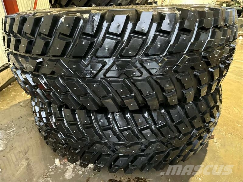Fendt Nokian vinterhjul 480/80 R34 + 620/80 R42 med pigg Навесное оборудование и запчасти