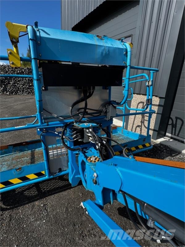 Genie S-85 XC Bomlift 4x4 - selges som delemaskin / rep. Ножничные подъемники