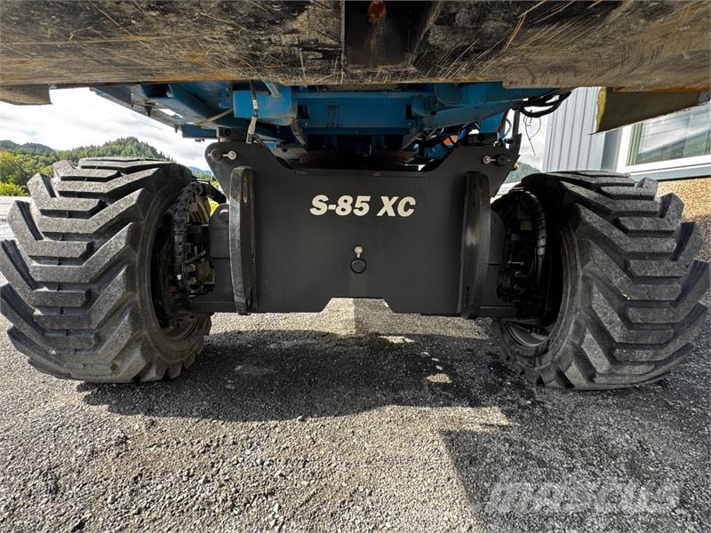 Genie S-85 XC Bomlift 4x4 - selges som delemaskin / rep. Ножничные подъемники