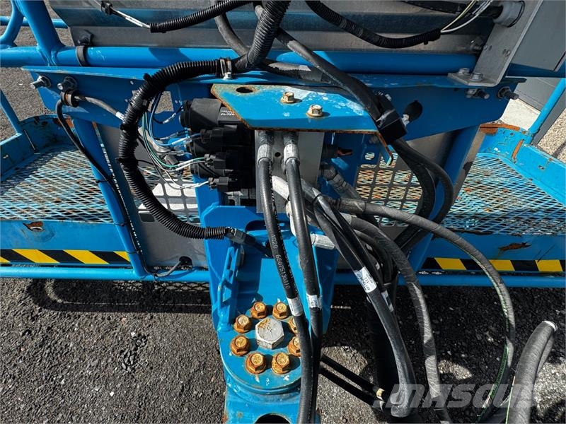 Genie S-85 XC Bomlift 4x4 - selges som delemaskin / rep. Ножничные подъемники